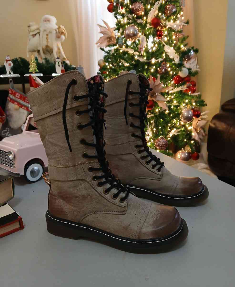 Brown boots for women size 8 point 5