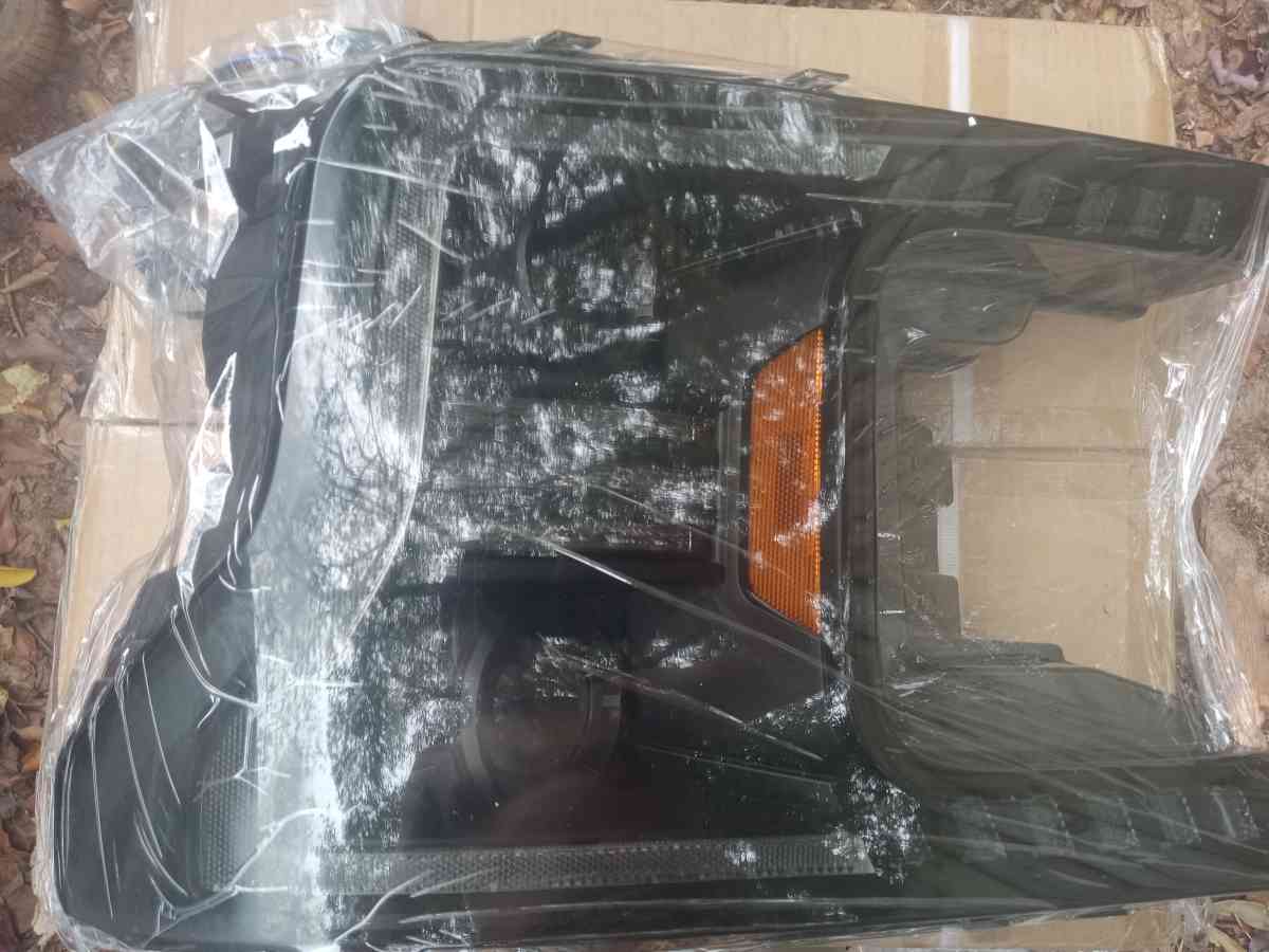 pair of headlights for ford f150 2018 2020