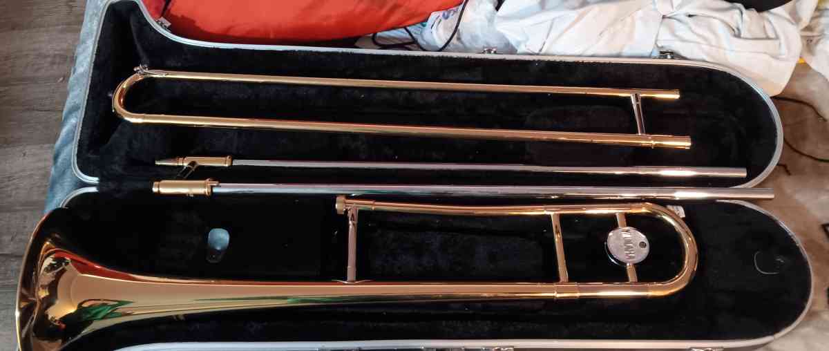 YAMAHA STUDENT TROMBONE MUSICAL INSTRUMENT