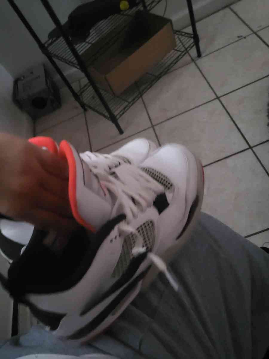 used jordans size 10 both for 25