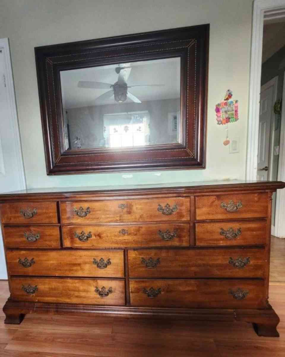 DRESSER WITH MIRROR