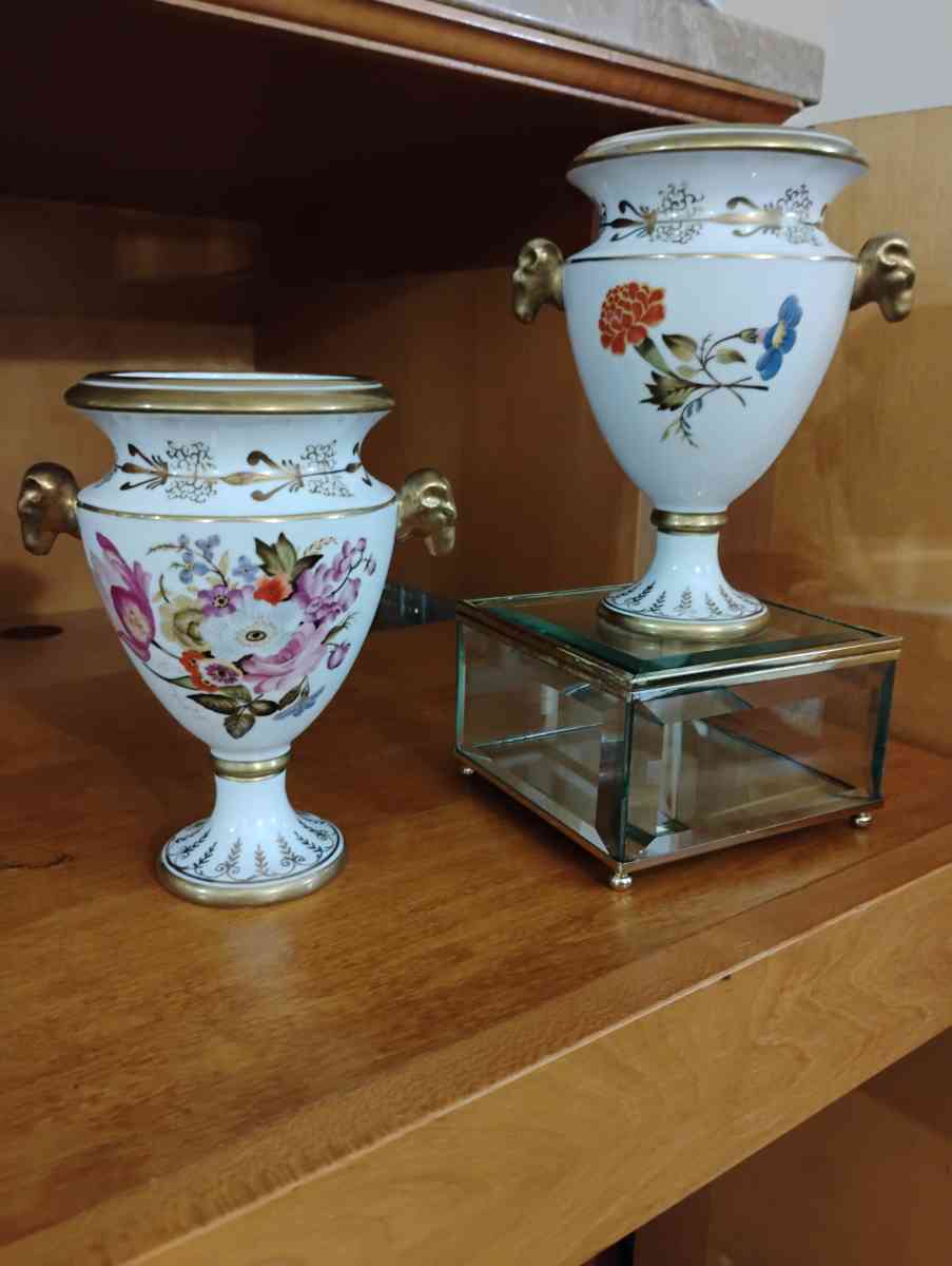 Dreamy Rare Chelsea House Botanical Mantle Tulip Bulb Orchid