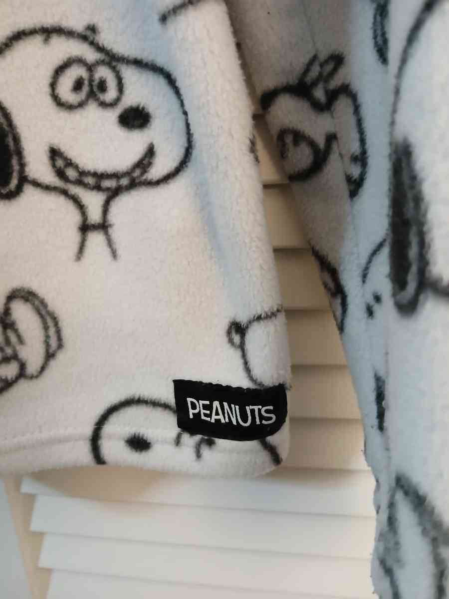 Peanut hoodie for kids Large