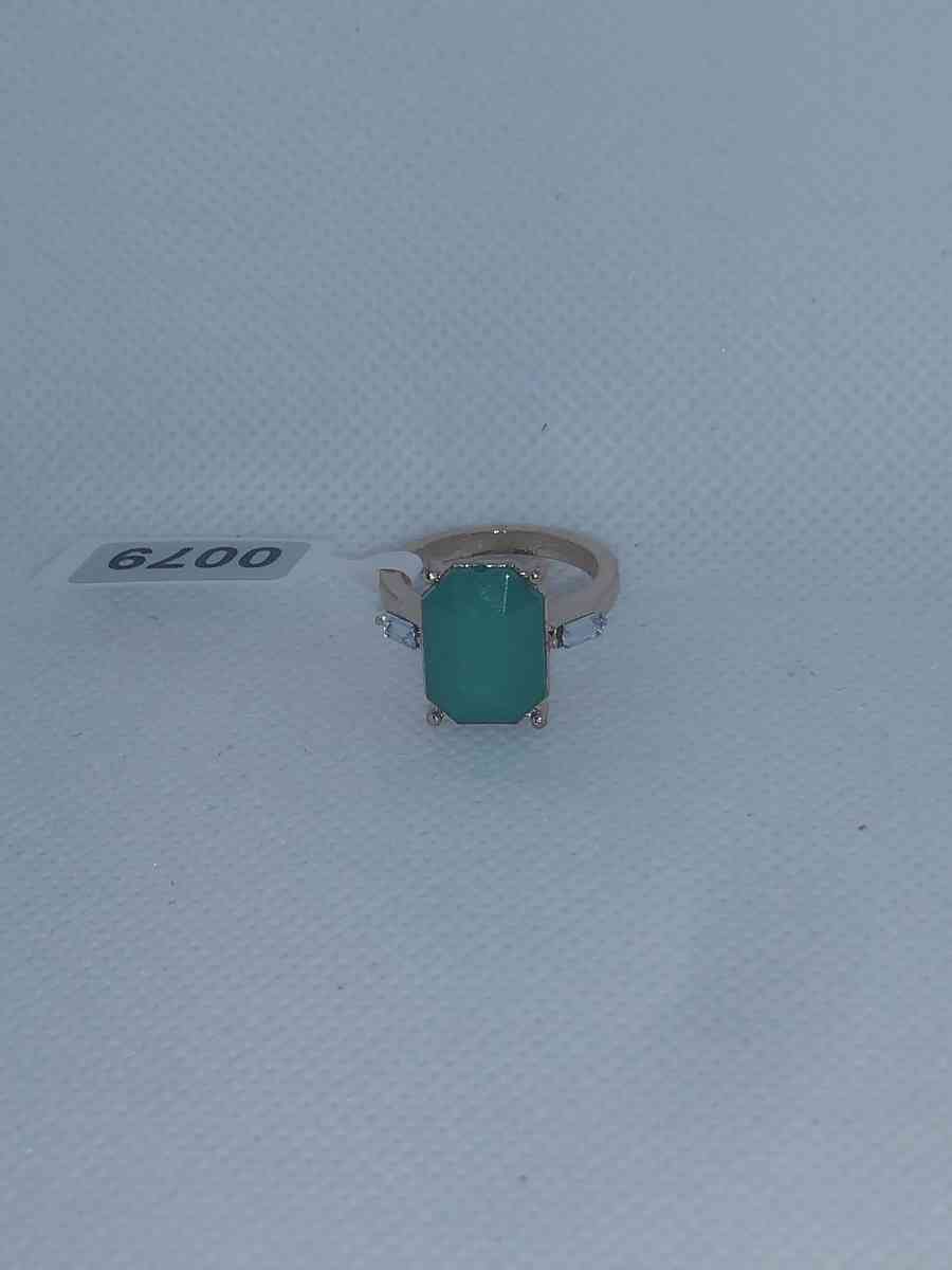 Radiant Green Chic Rhinestone Ring