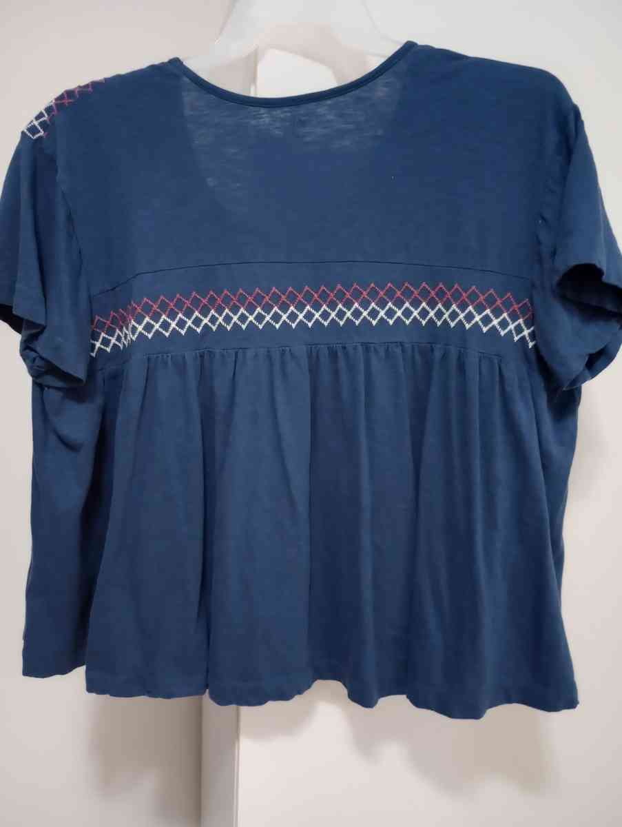 Womans Short Sleeve Blouse