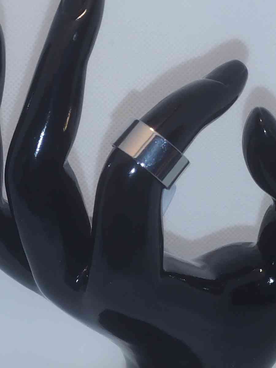 Wide Band Retro Geometric Ring