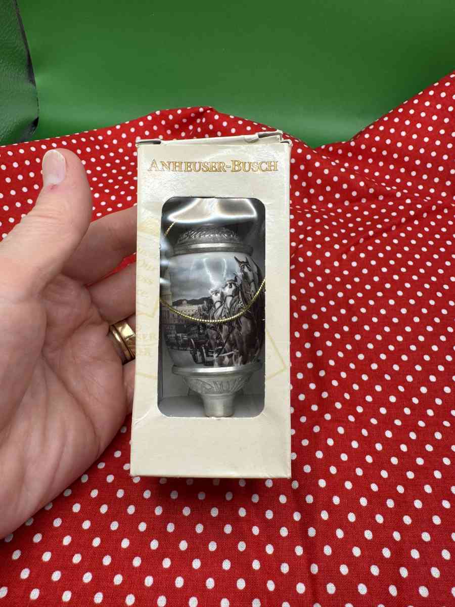 2019PTT Vintage AnheuserBusch 375 Collection 2008 Holiday Or