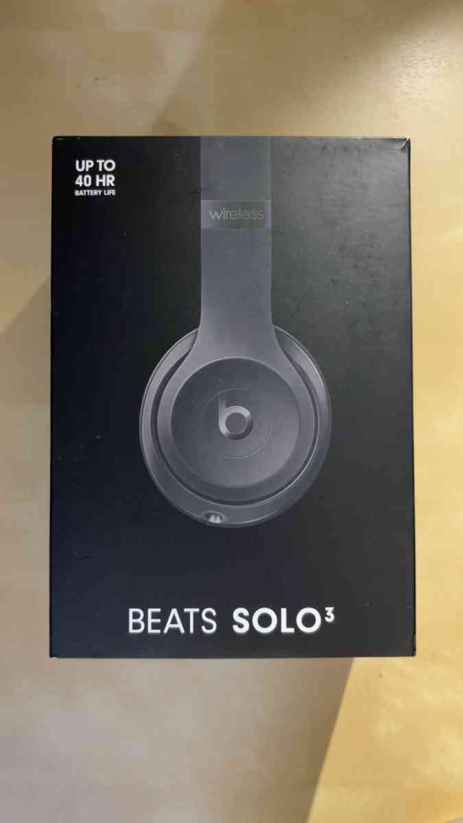 Beats by Dre Wireless Bluetooth Headphones