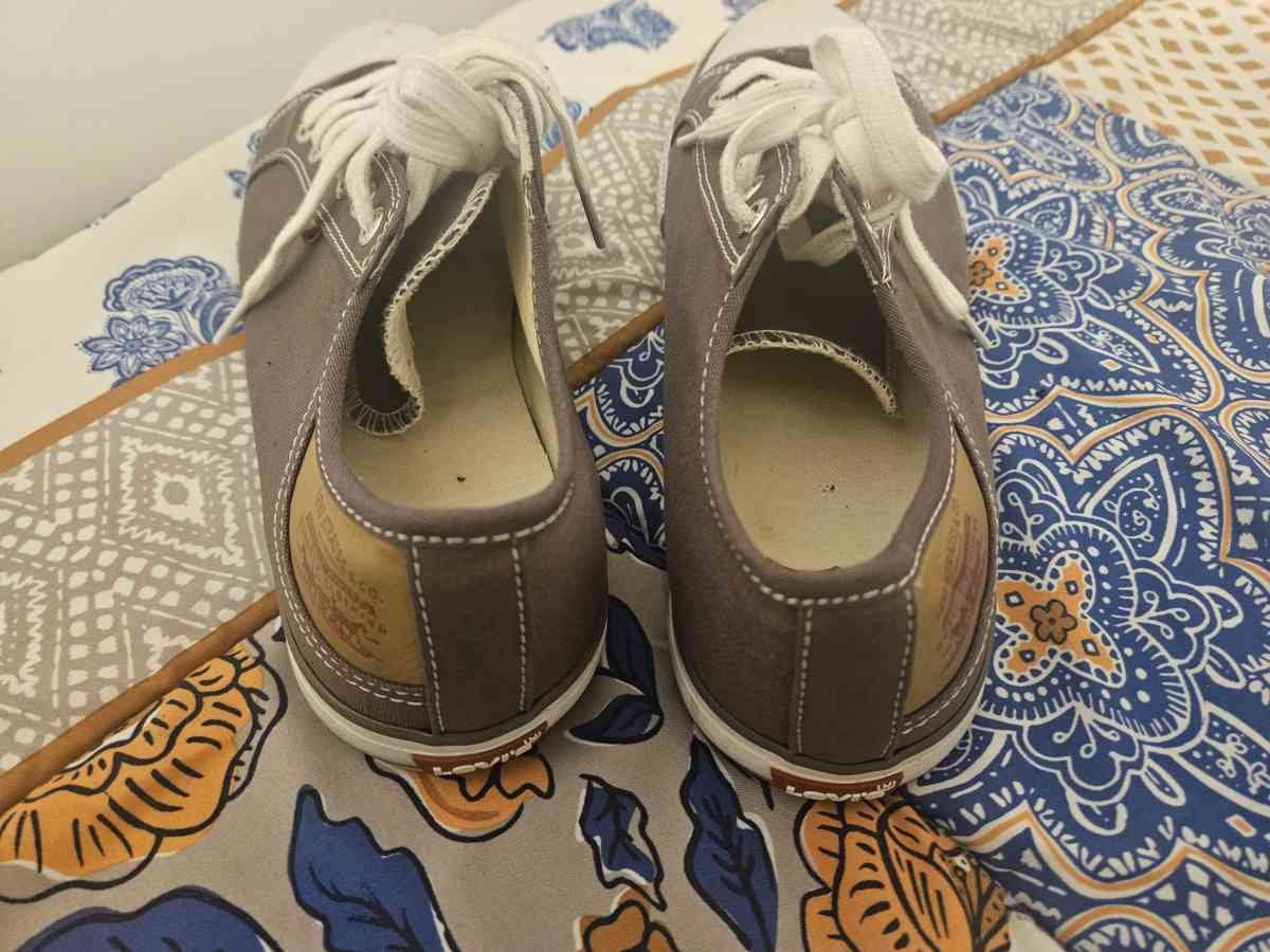 Levis Stan 80 Canvas Sneakers Gray Size 7