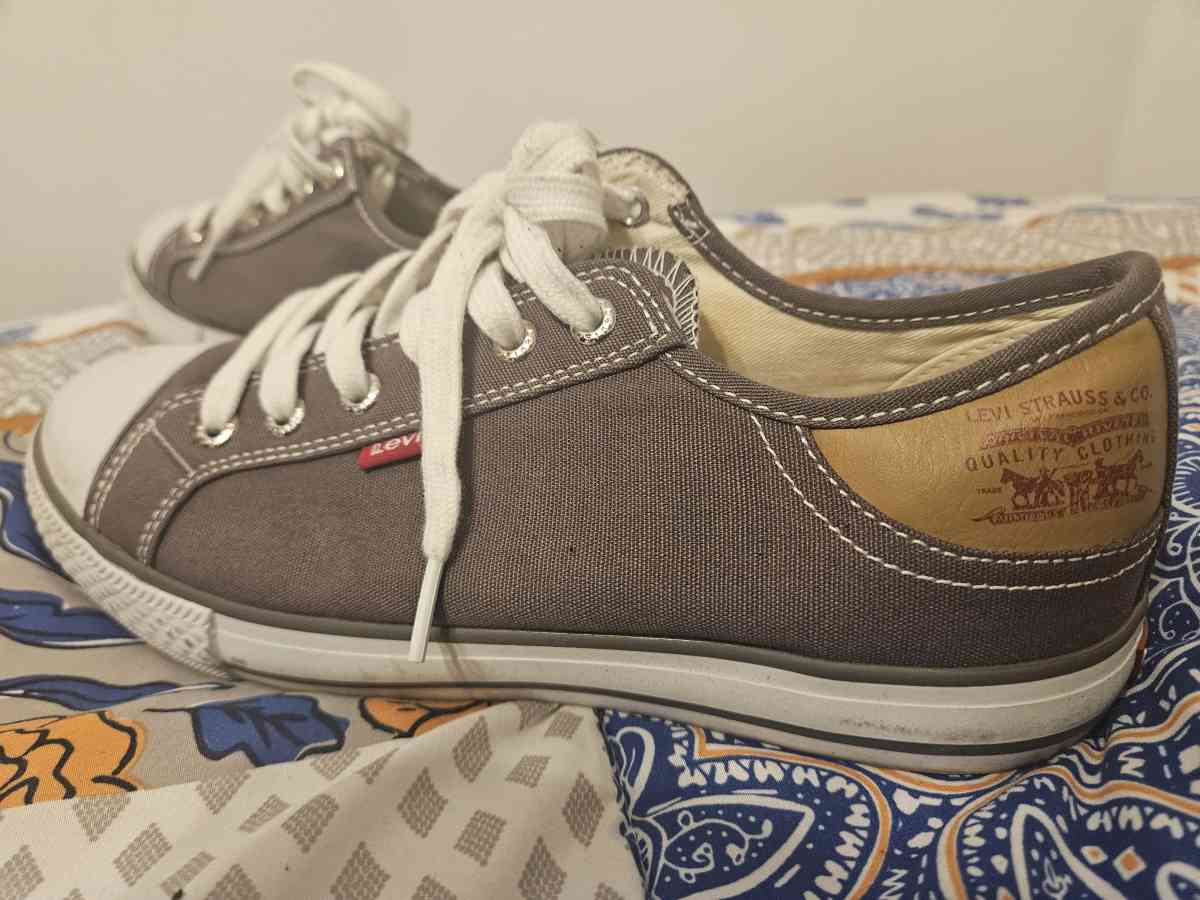 Levis Stan 80 Canvas Sneakers Gray Size 7
