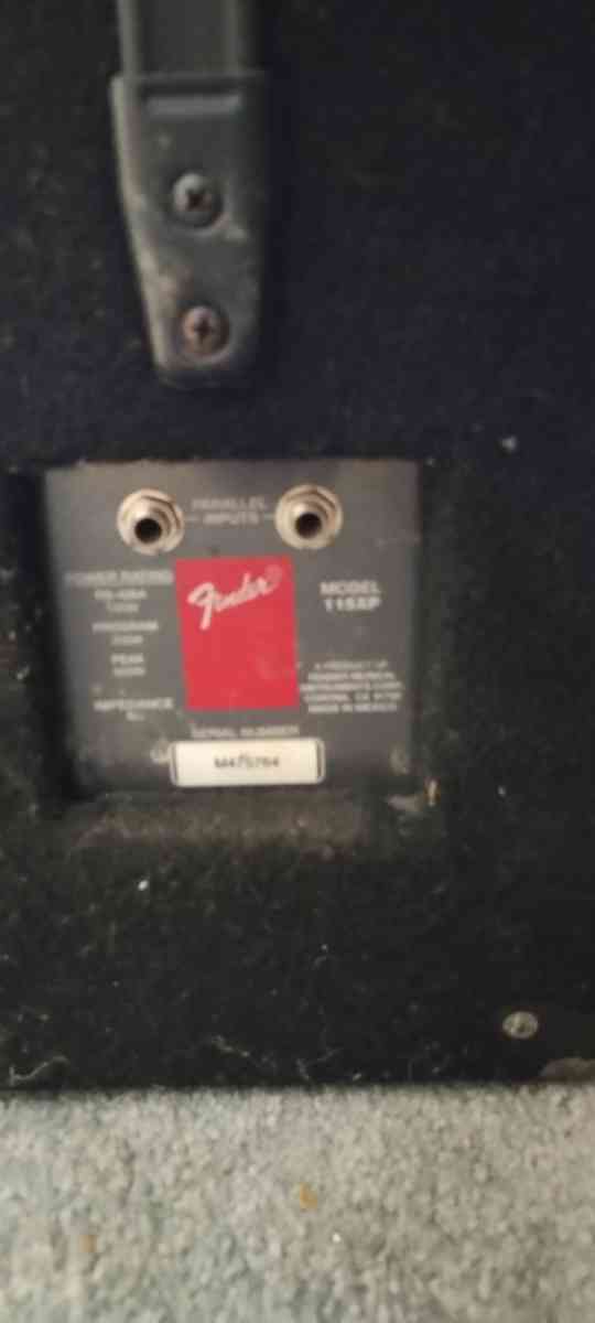 Pair of Fender 115xp powered speakera