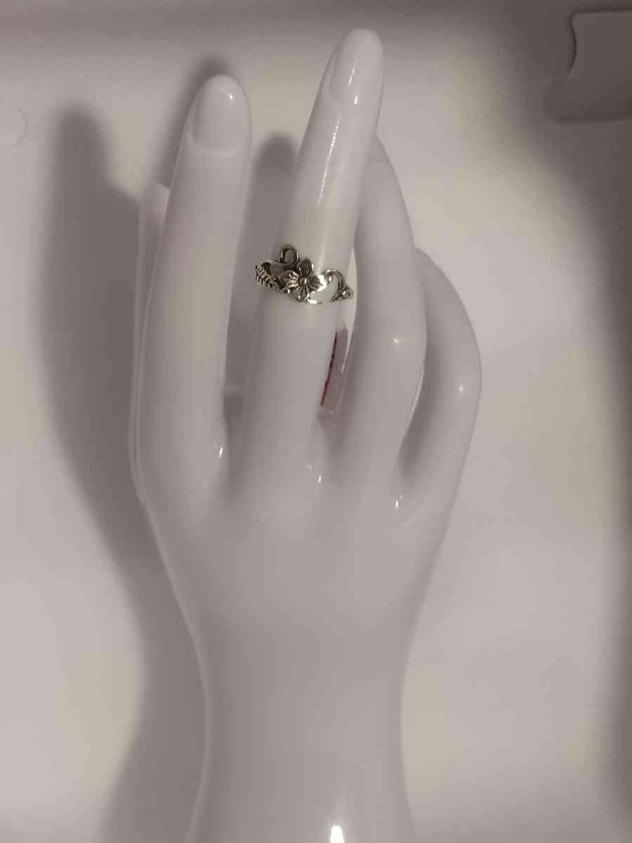 Silver Flower Ring