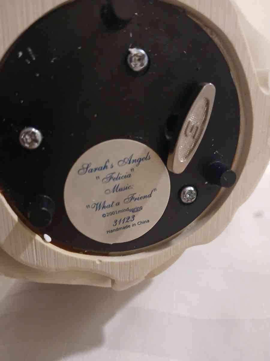 Sarahs angel music playing figurines