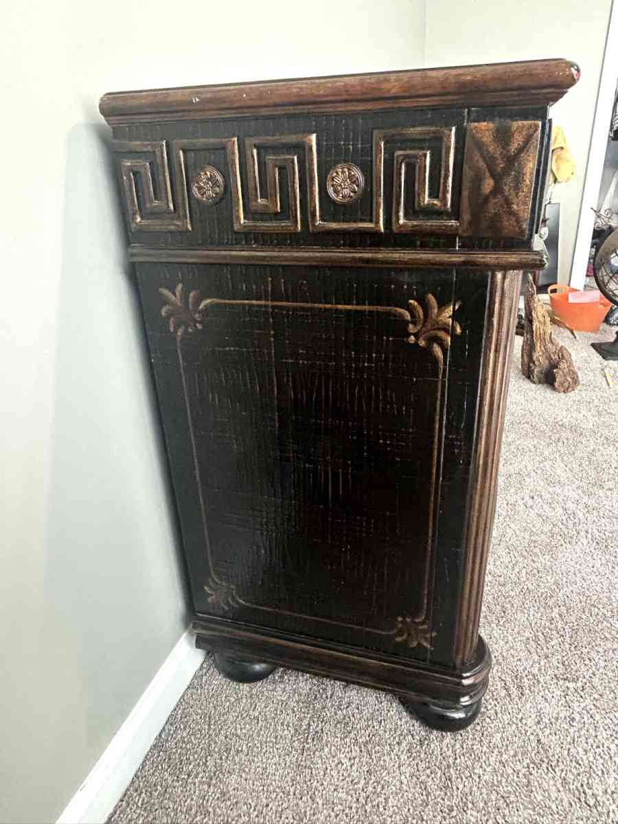 1980 seven seas key greek dresser