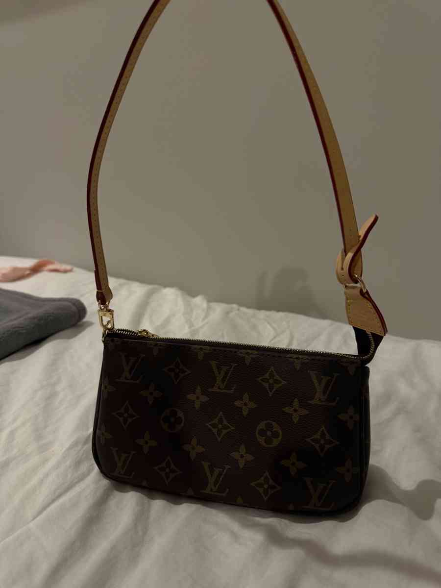 Louis Vuitton Shoulder Bag Pochette