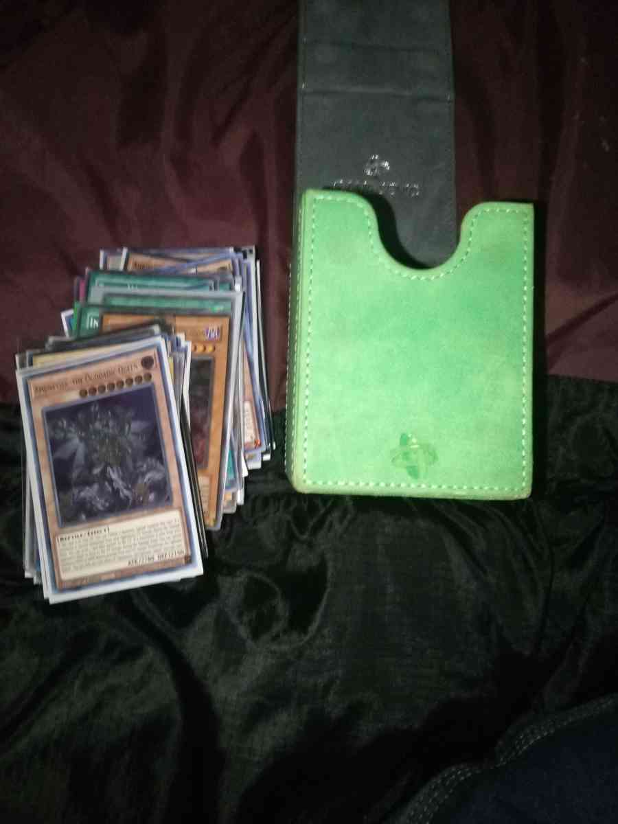 300 plus yugioh cards halifoil and rares