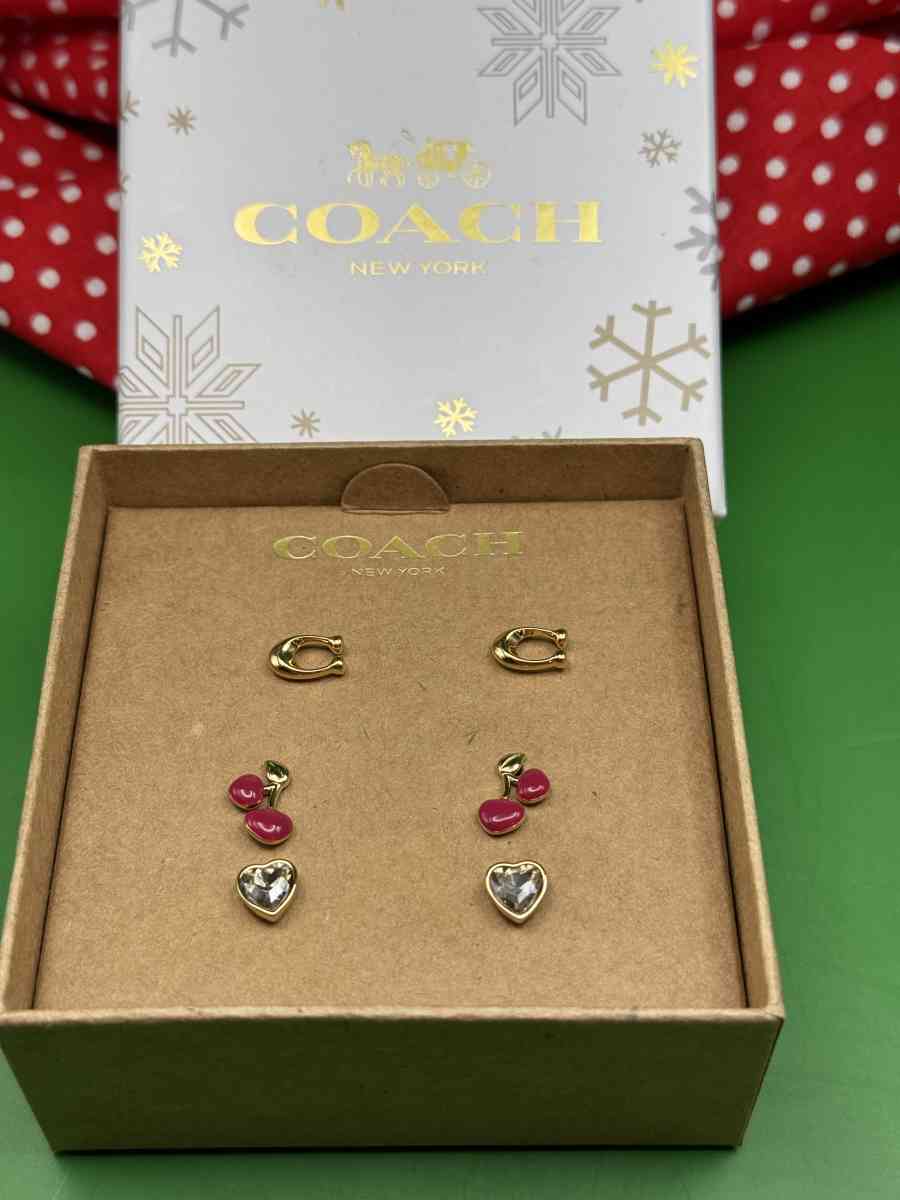 AHSHWomens Coach C Signature Cherry Heart Gift Set 3 Pairs S