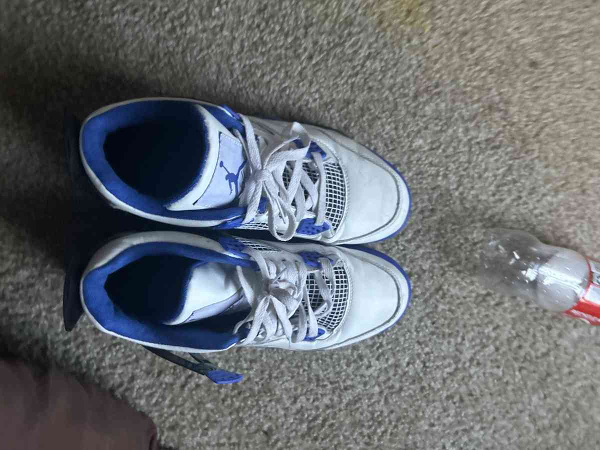 Jordan 1 red white black