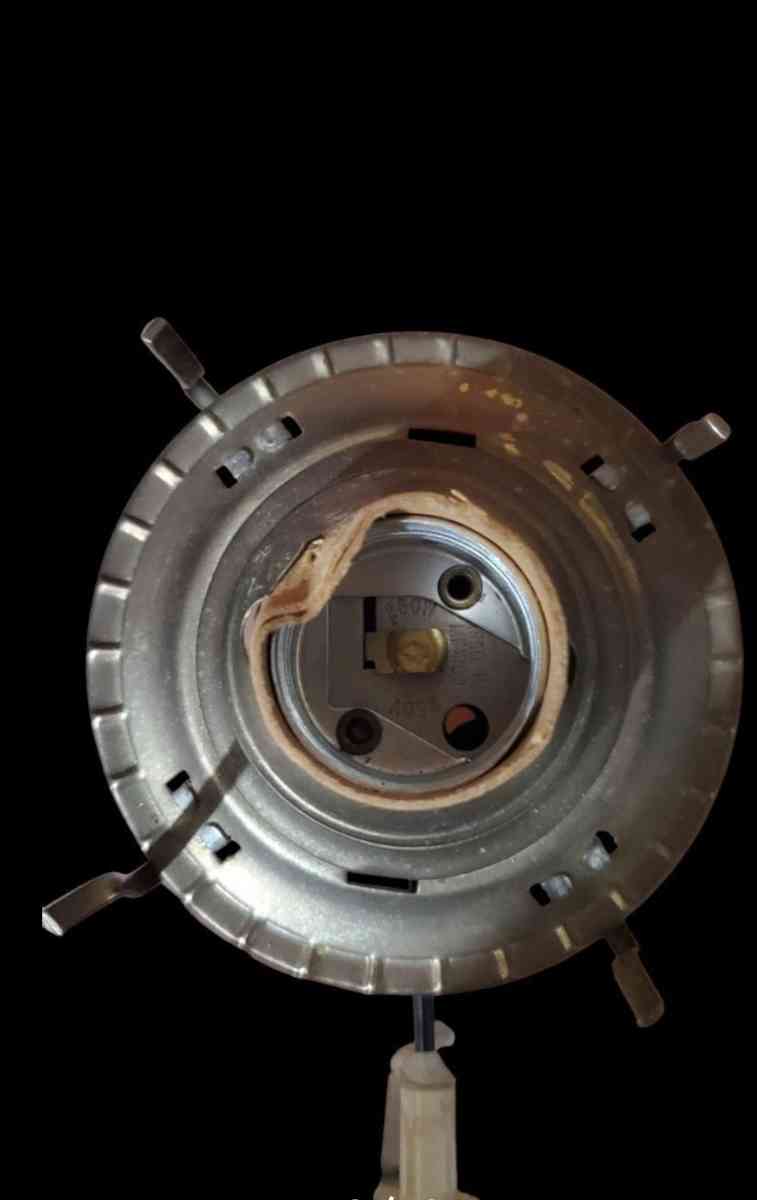 B  P PRINCESS FEATHER OIL LAMP COVERTED TO ELECTRIC