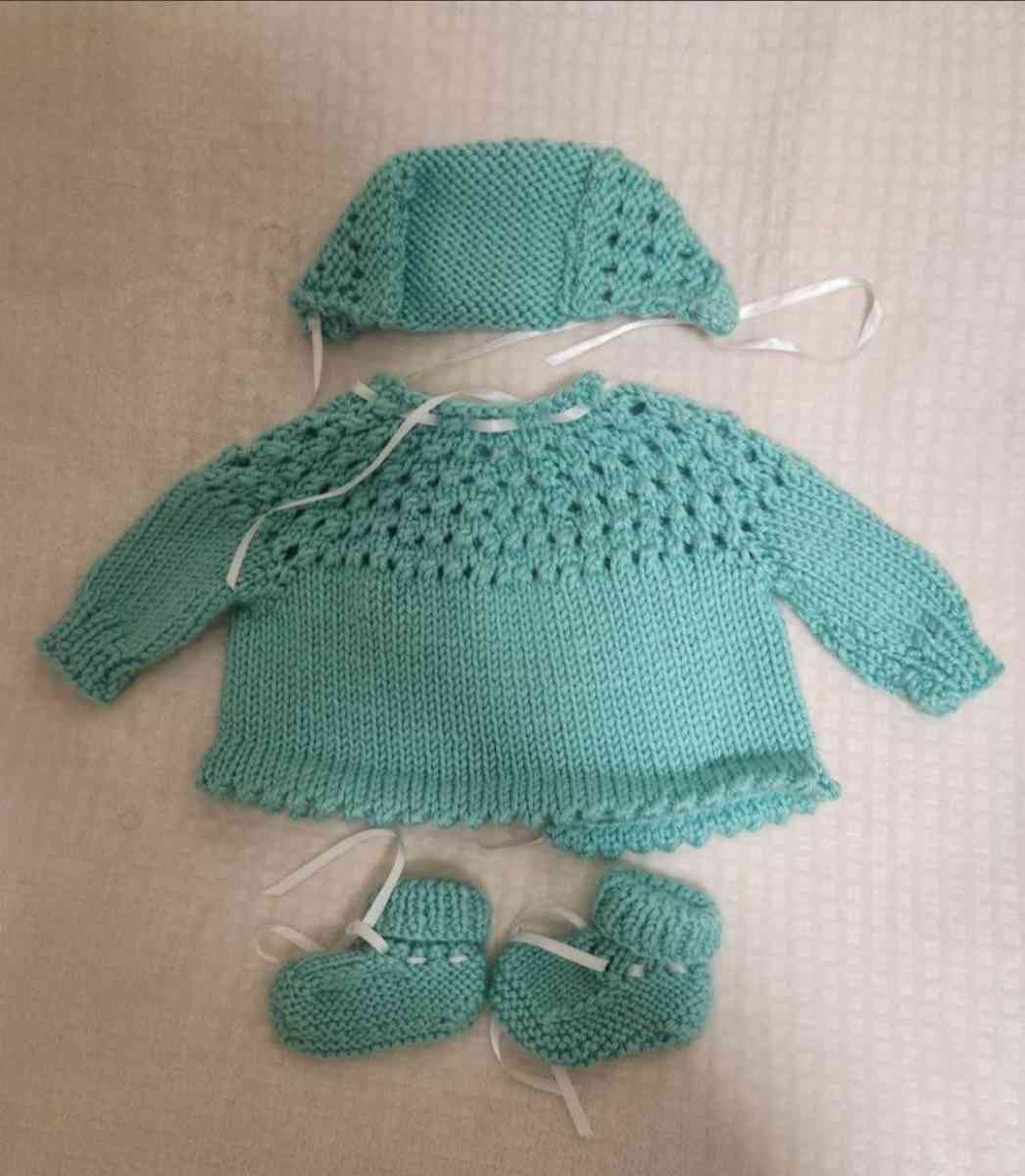 0 to 3 Months Baby Gender Neutral Green Knitted Outfit