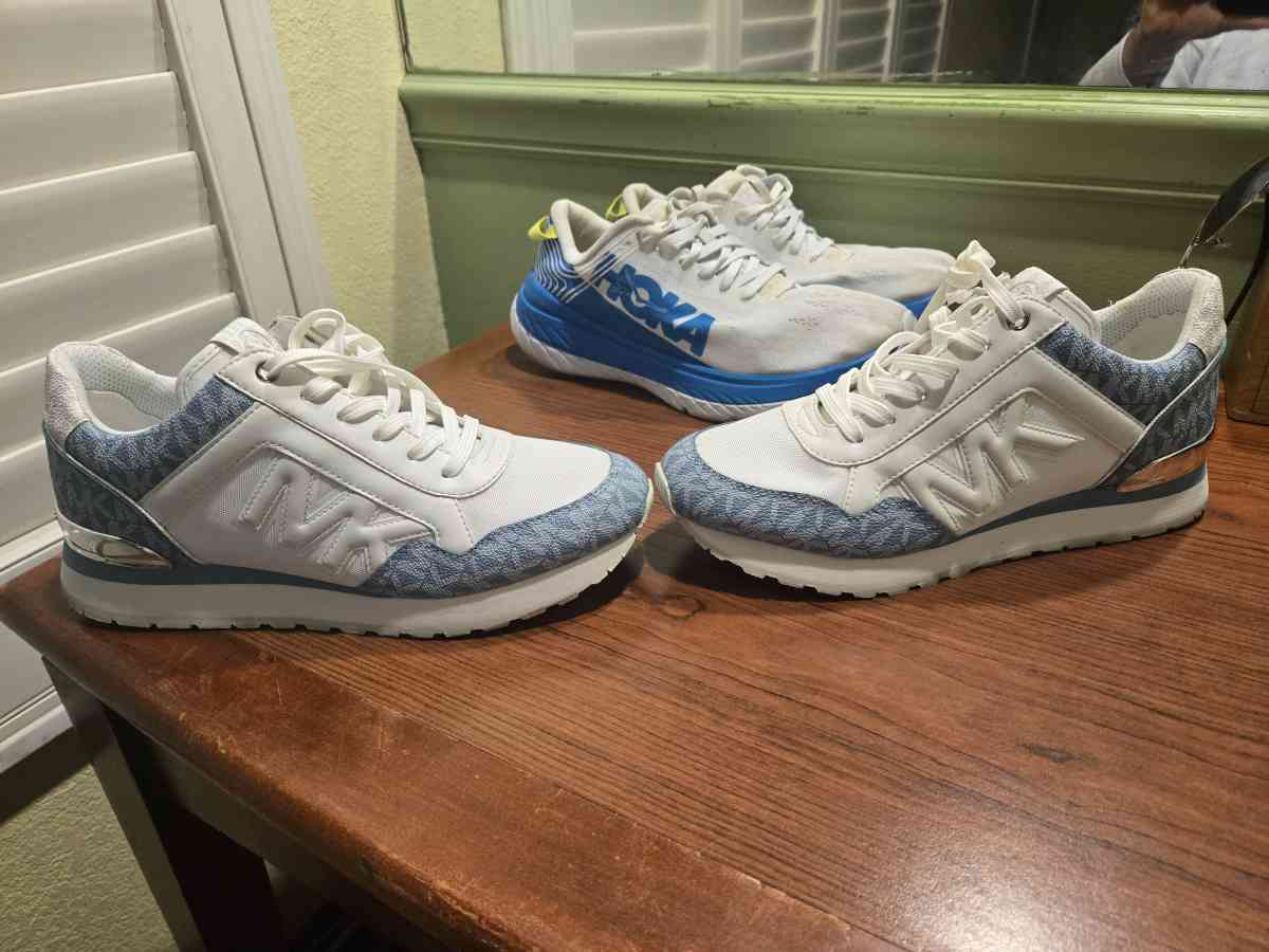 5 pair of womens shoes  Michael Kohrs are brand new