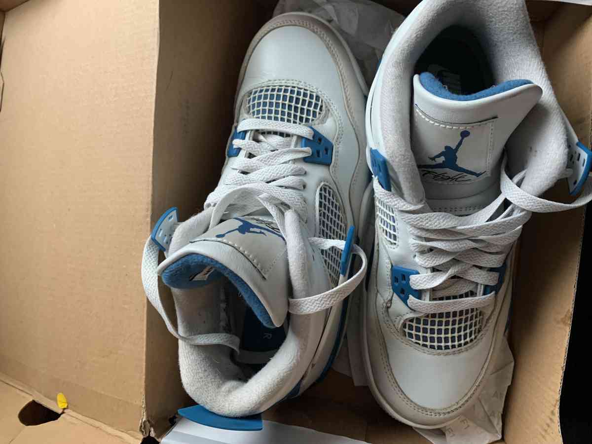 Jordan 4s