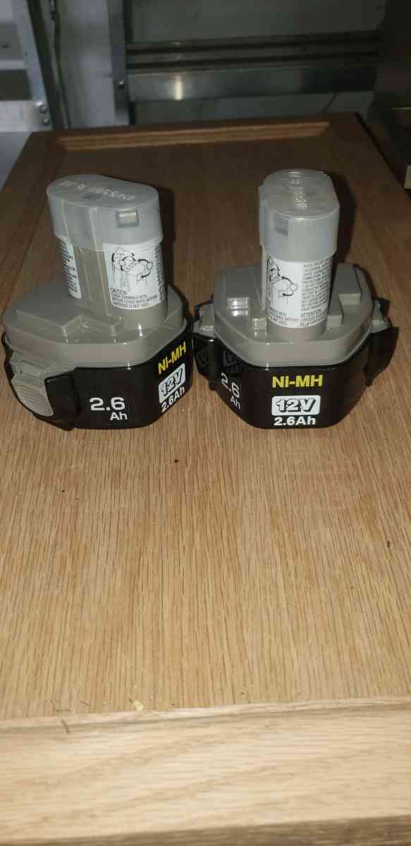 2 new rechargeable Makita batteries 26 AH 12 VOLTNi Mh  2500