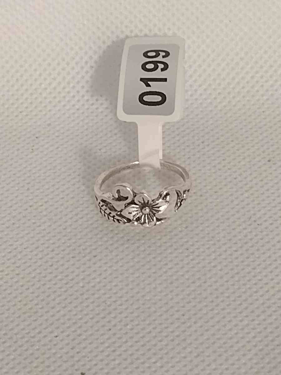 Silver Flower Ring