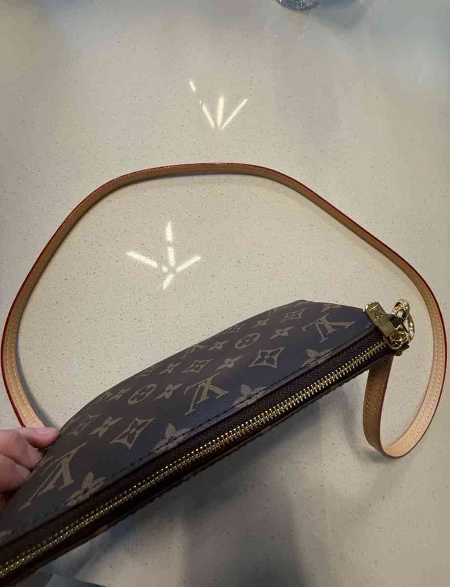 Louis Vuitton Shoulder Bag Pochette