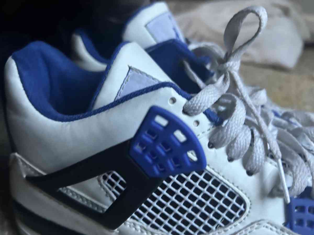 Jordan 1 red white black