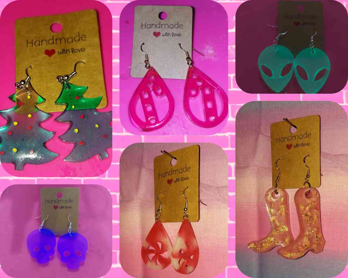 Hypoallergenic earrings and keychains