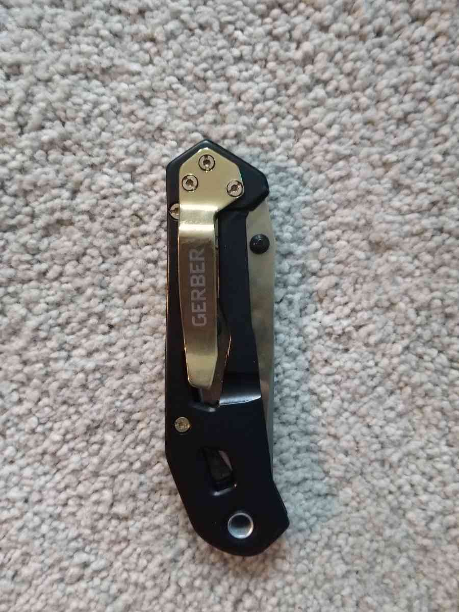 Gerber pocket knife