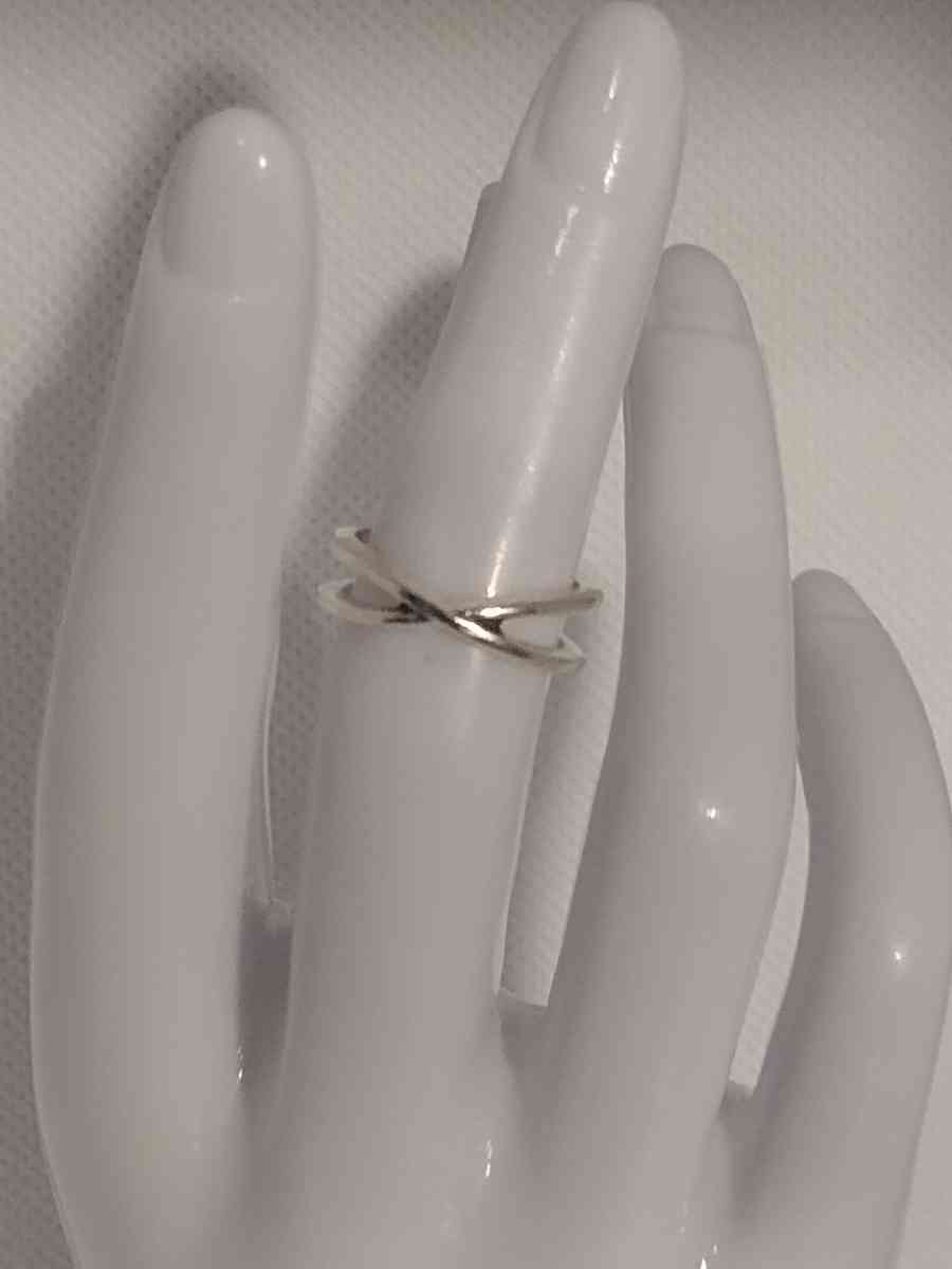 Silver Criss Cross Ring