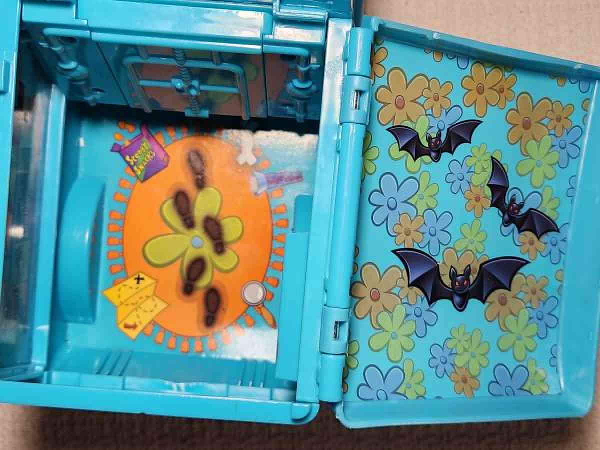 Scooby Doo mystery machine toy