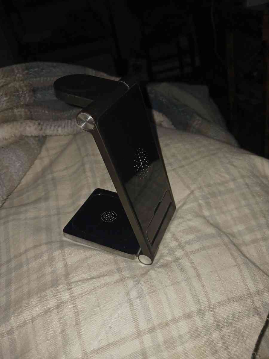 PASSPORT  WIRELESS CHARGING STATION