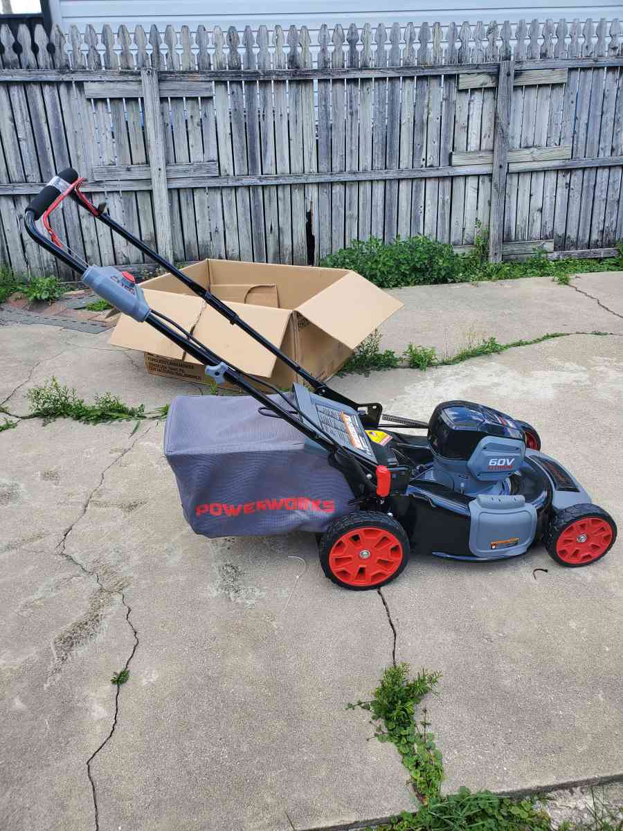 Lawnmower Powerworks 60v