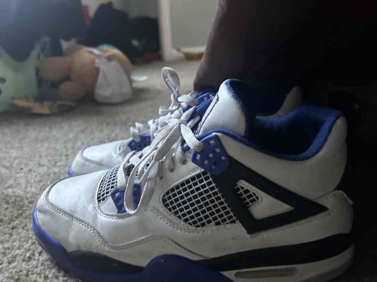 Jordan 1 red white black