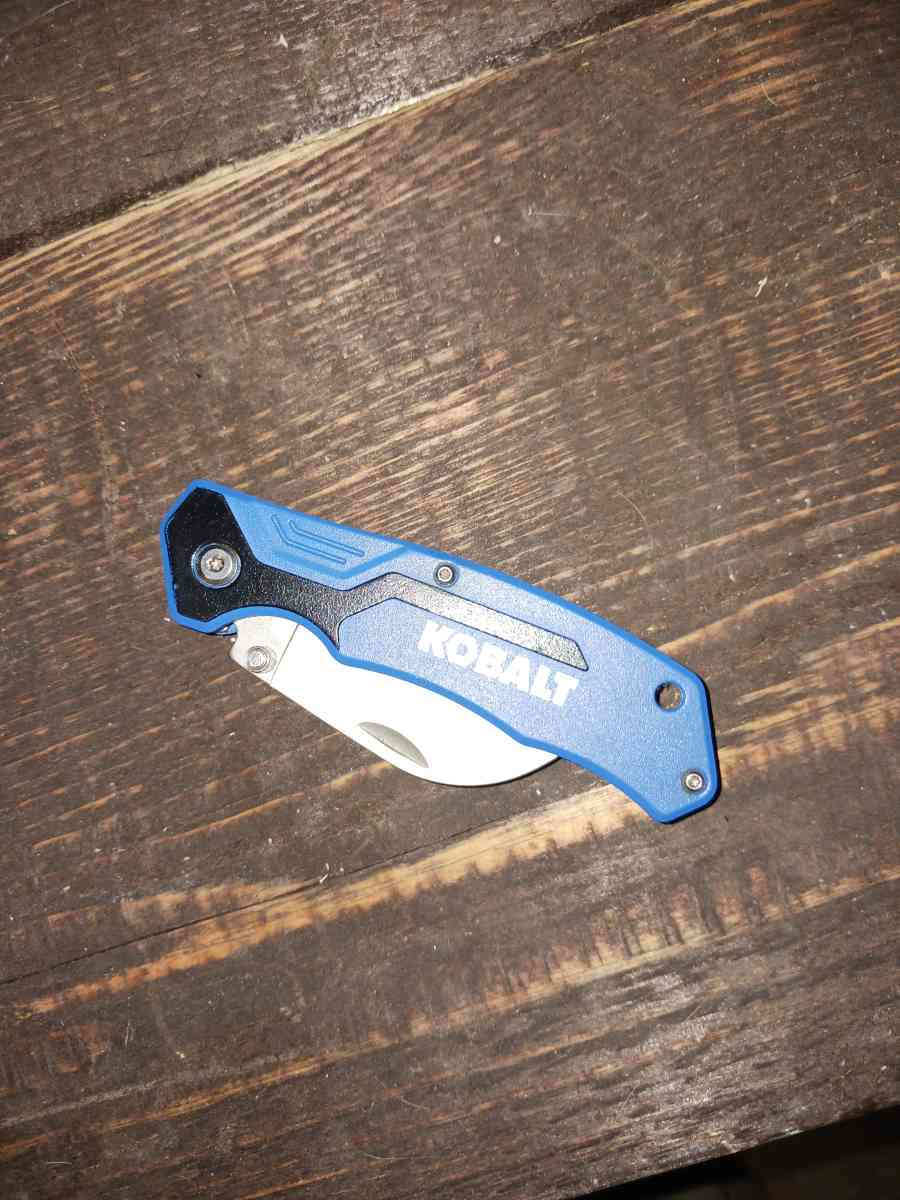 Kobalt Hawkbill blade pocketknife