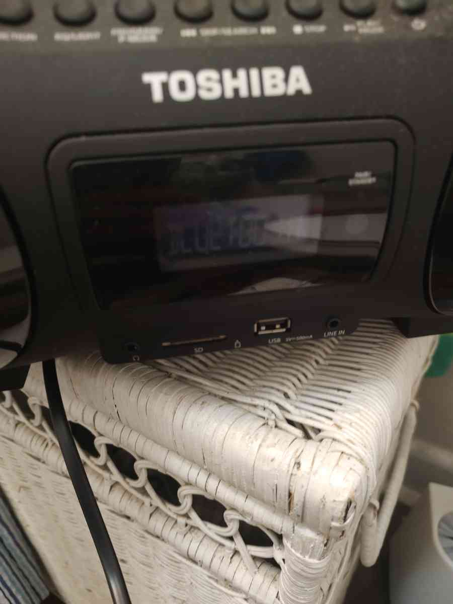Toshiba CD Bluetooth radio