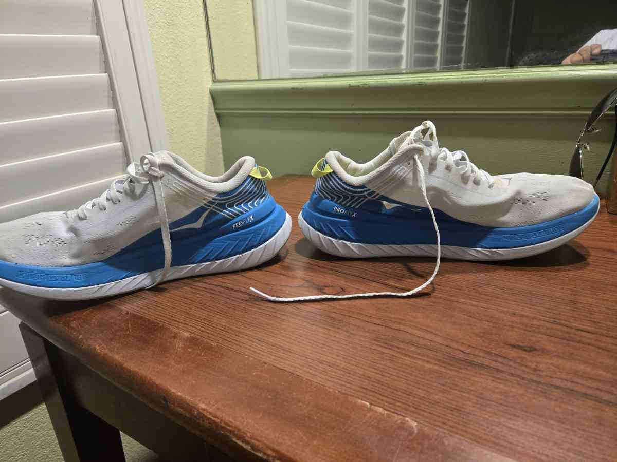 5 pair of womens shoes  Michael Kohrs are brand new