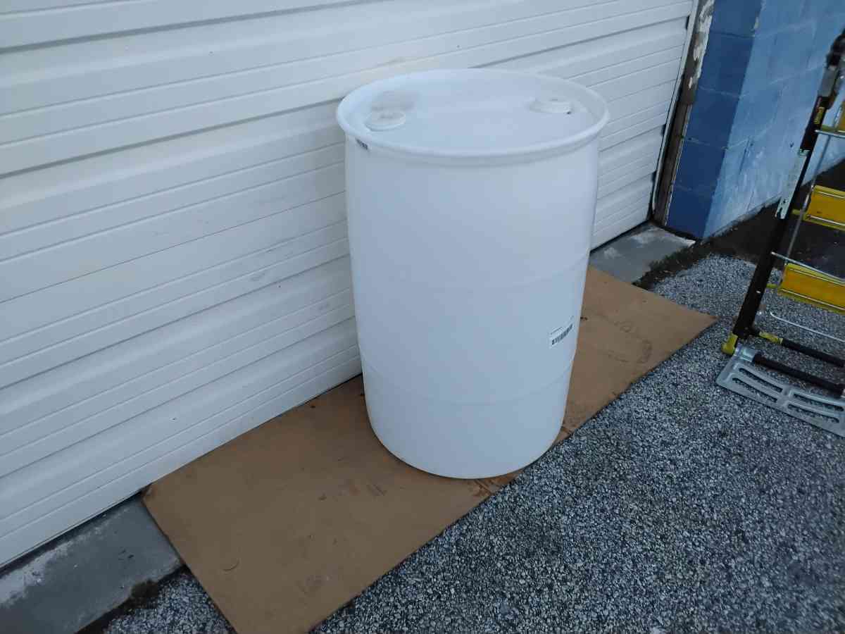 Nice White 55 Gallon Plastic Drum Very Clean and New