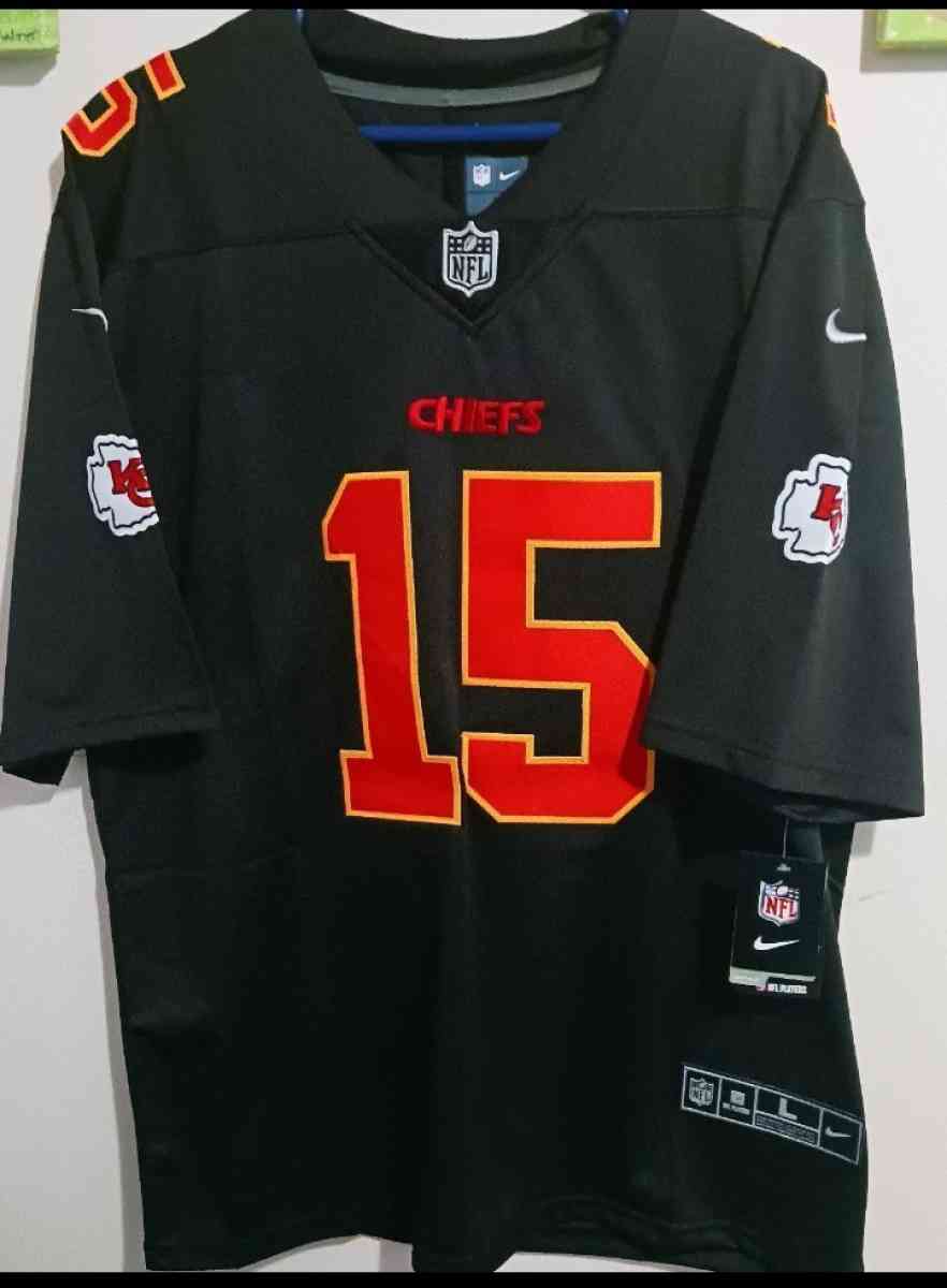 P Mahomes KC Chiefs Jersey XLARGE Stitched
