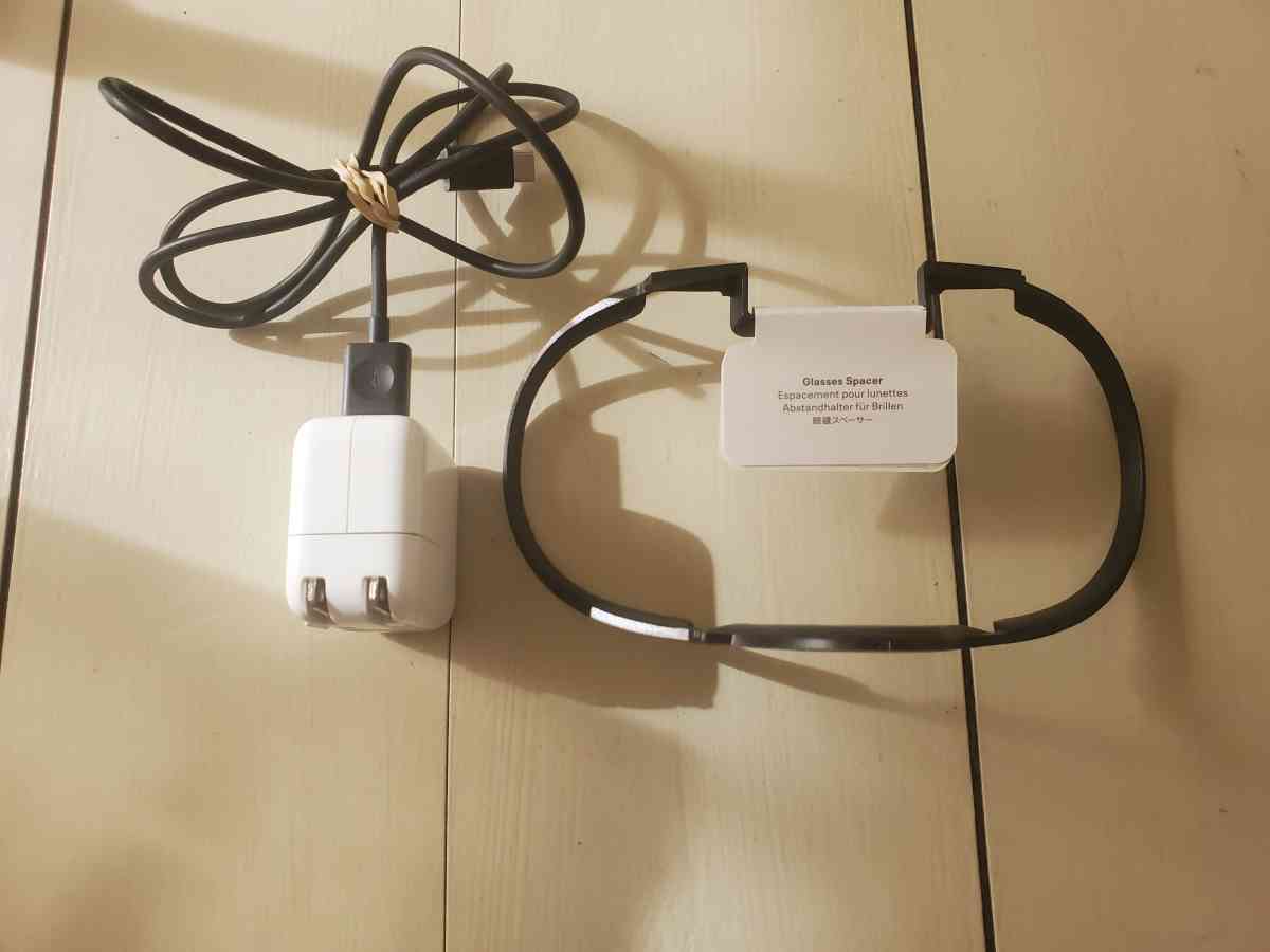 Meta  Oculus Quest 2 VR Headset Bundle  256GB  New Charging