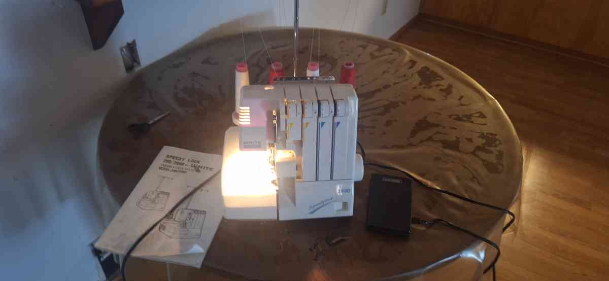 Excellent White Speedylock Serger Sewing Machine Model 299D