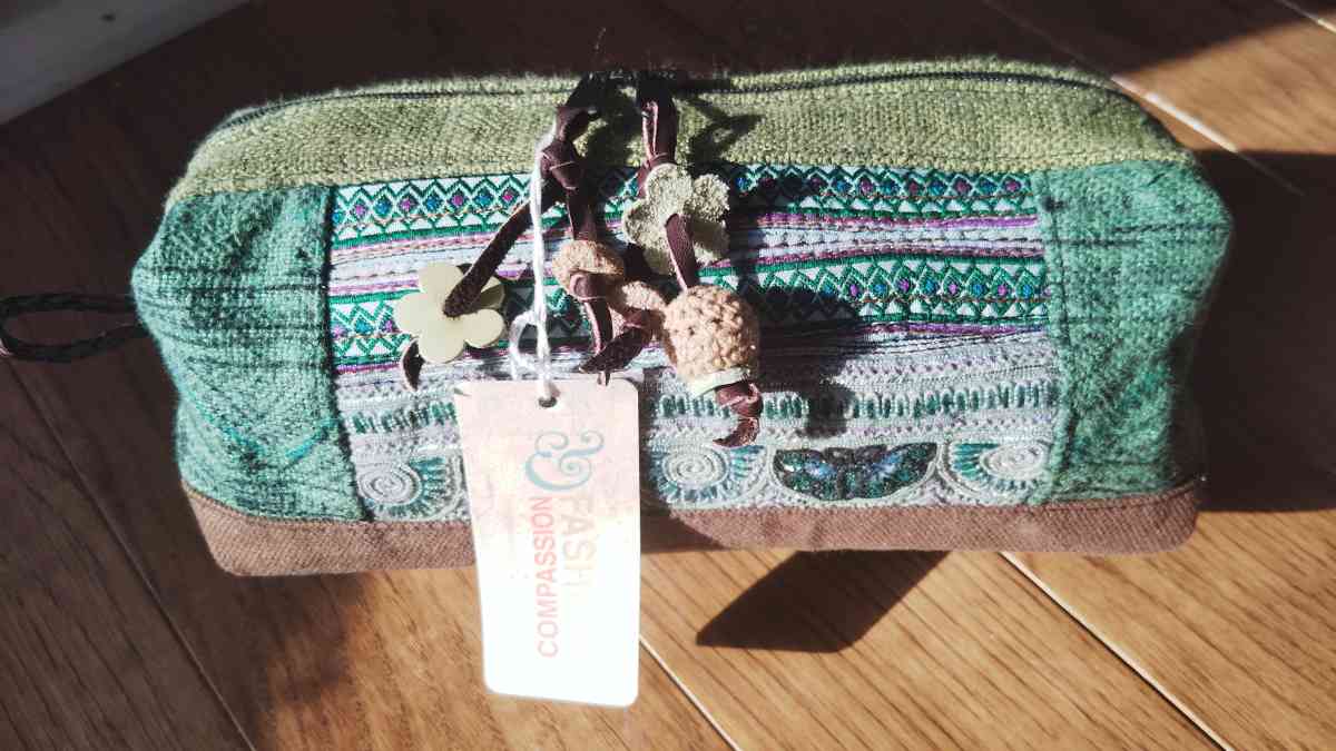 Womens medium size NWT Fashion Compassion Handcrafted Ethnic