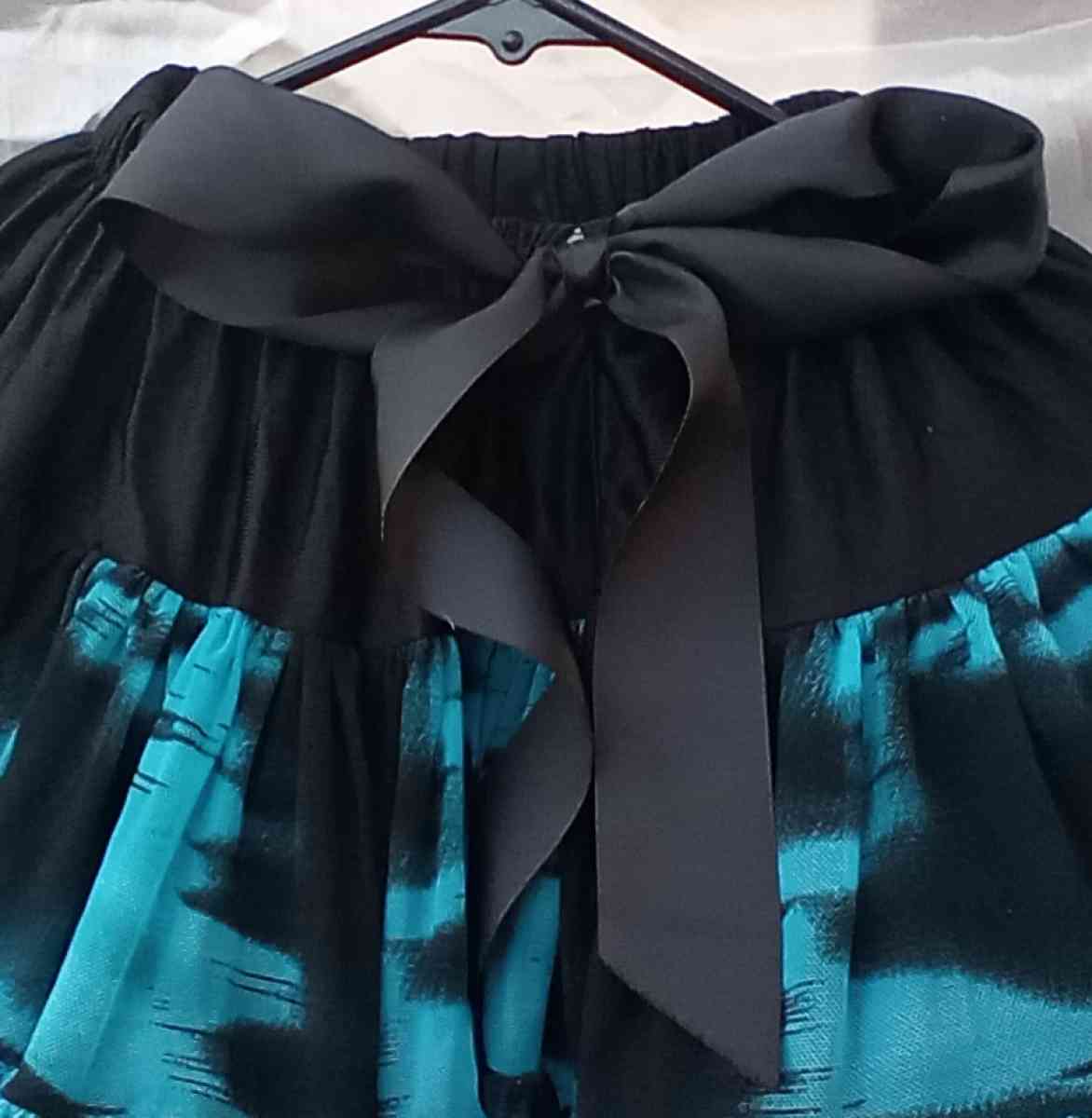 6yrs Blk Teal TuTu Pettiskirt EUC Bow Cinches Waist