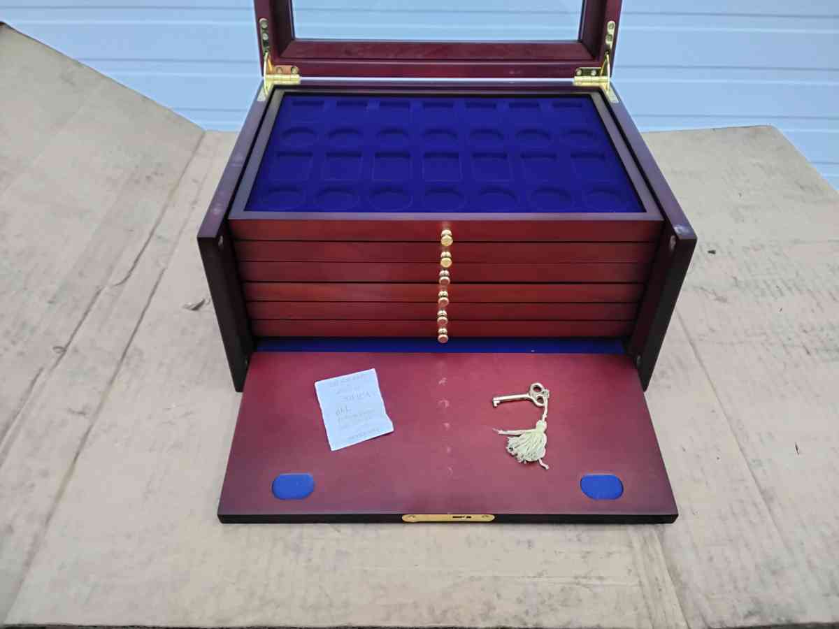 Nice Presidential Coin Collectors Case with Lock Brand New