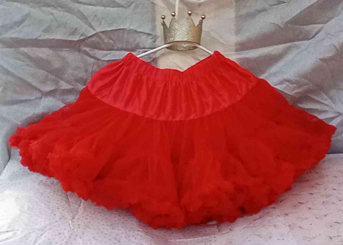 4 to 5yrs Red TuTu Pettiskirt NWT Button Cinchers