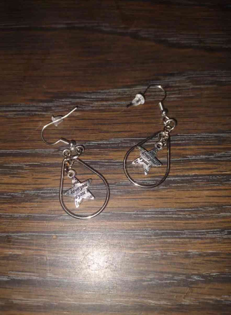 Stars eating with hoops