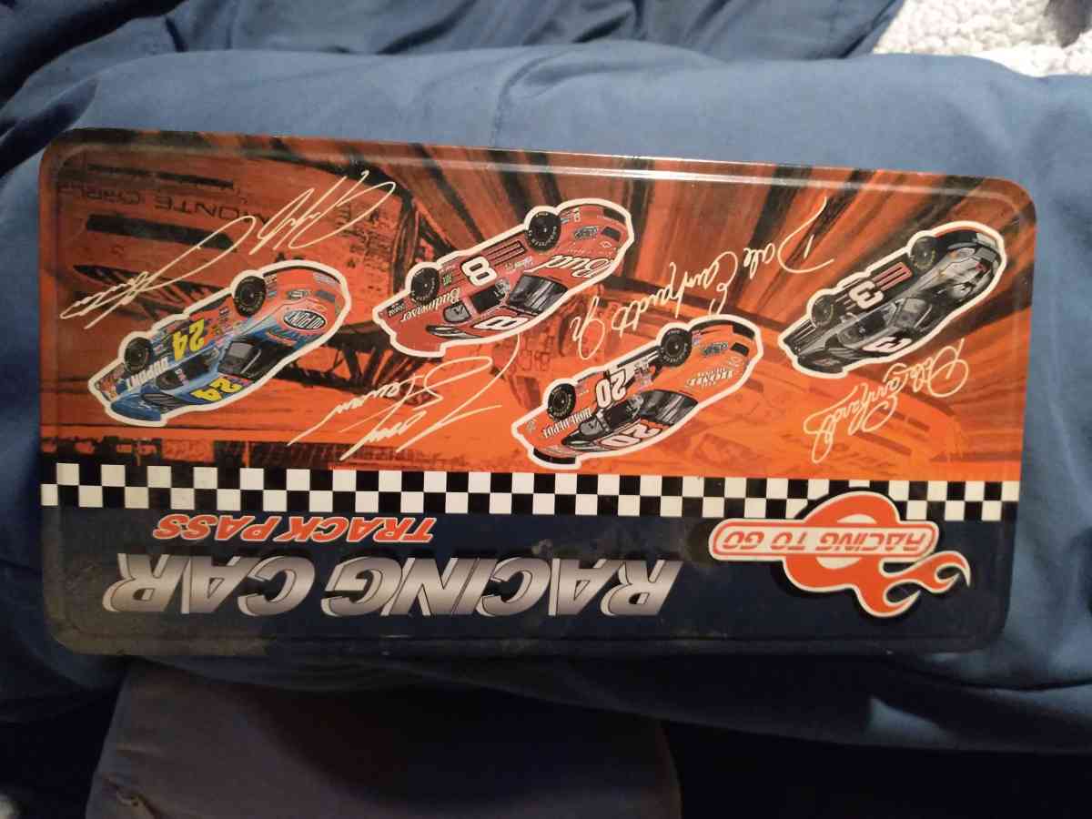 Nascar Set of 4 Knives